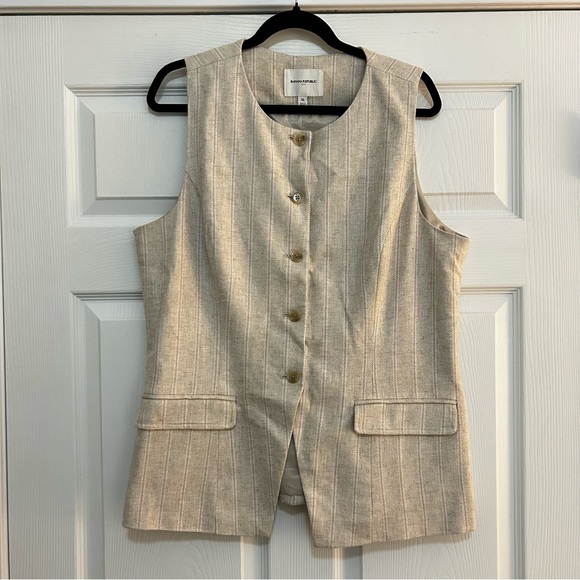 Banana Republic Tops - Banana Republic Light Tan Linen
Sleeveless Vest w/ Pinstripes - XL